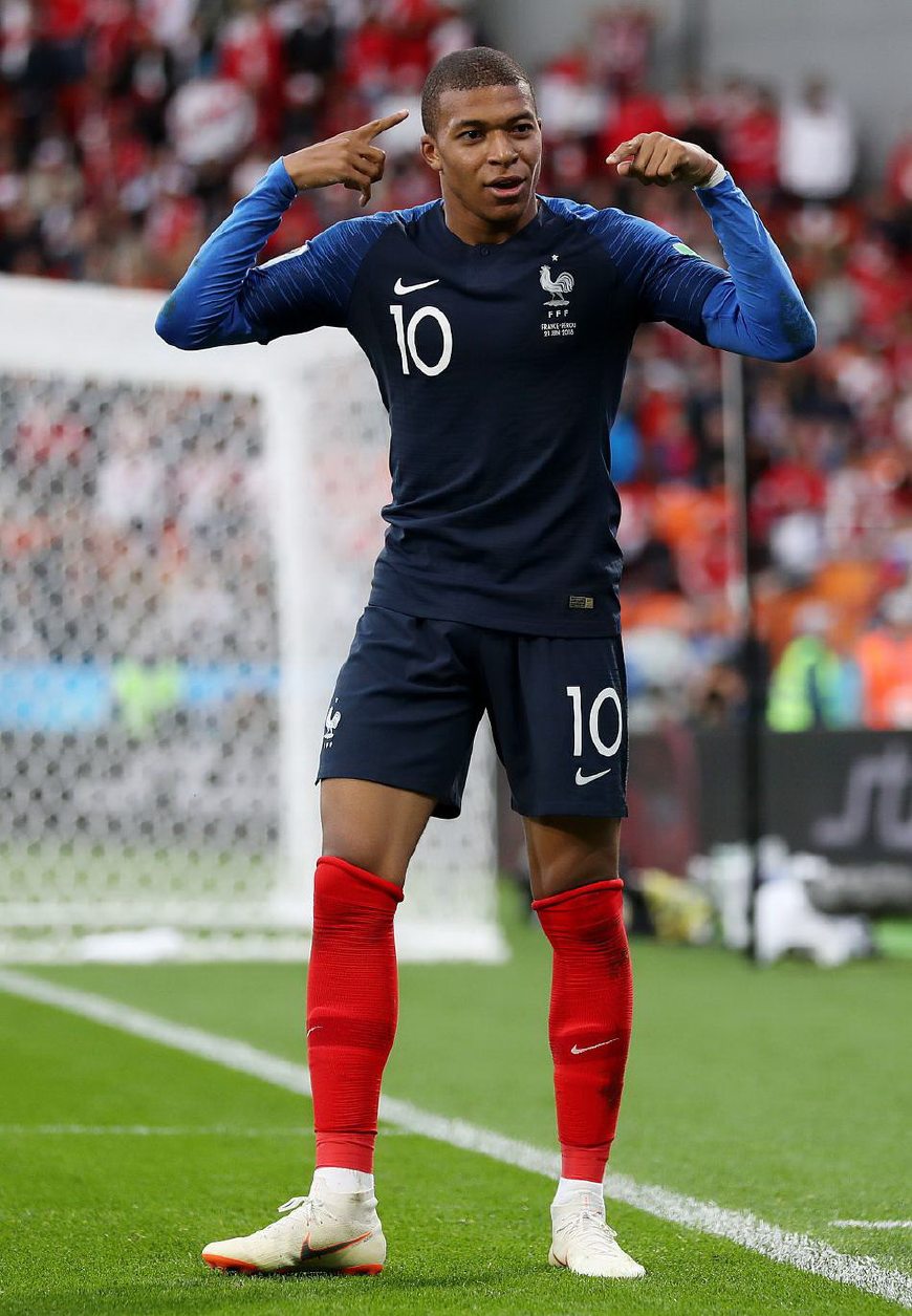 官方：尤文图斯与20岁前锋塞里涅-德梅续约至2028年（官宣：尤文与20岁新星塞里涅-德梅续约至2028年）