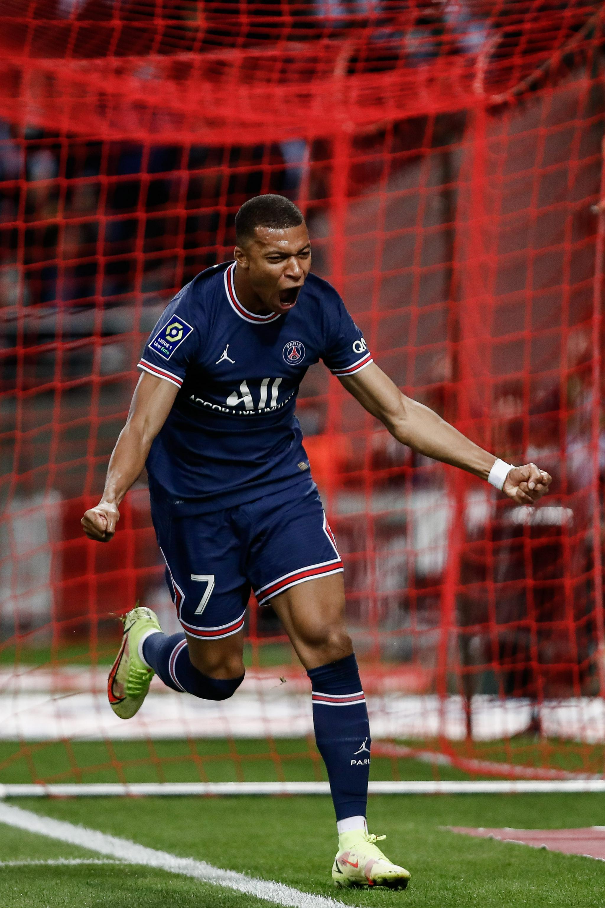 萨乌尔：未来想当教练；弗拉门戈球迷给我的爱让我觉得很特别（萨乌尔：立志未来执教，弗拉门戈球迷的厚爱令我倍感特别）