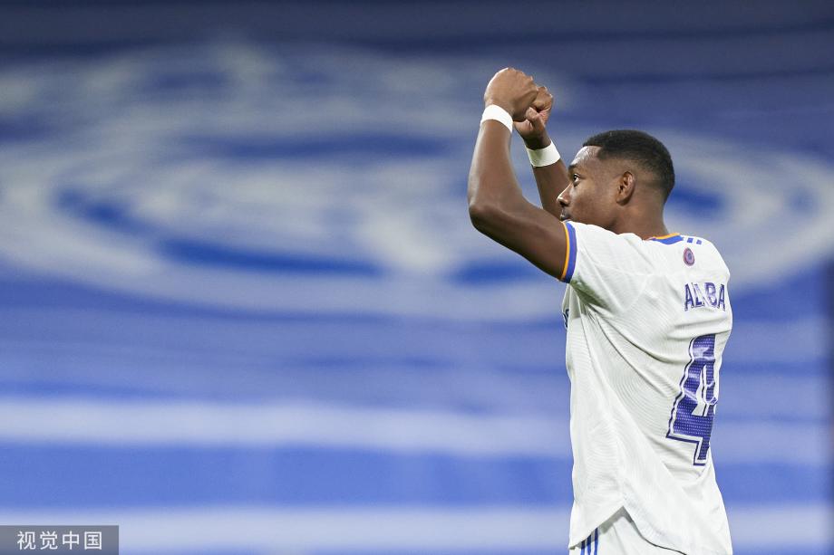 英媒：拜仁、尤文和巴黎有意免签科纳特，球员对各种选择持开放态度（英媒：拜仁、尤文与巴黎盯上科纳特免签，球员对去向持开放态度）