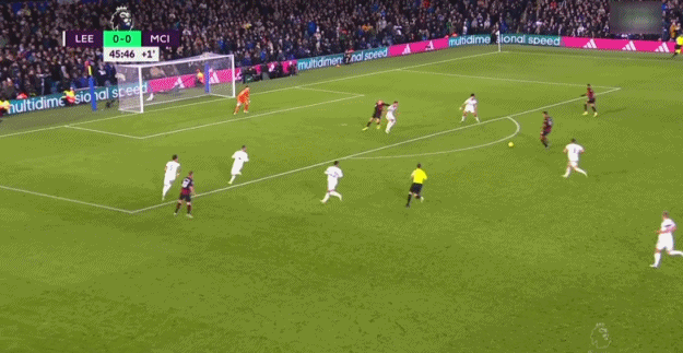 李霄鹏：希望球队能发挥出应有水平，明天奉献一场精彩的比赛（李霄鹏：期待球队发挥本色，明日奉献精彩一战）