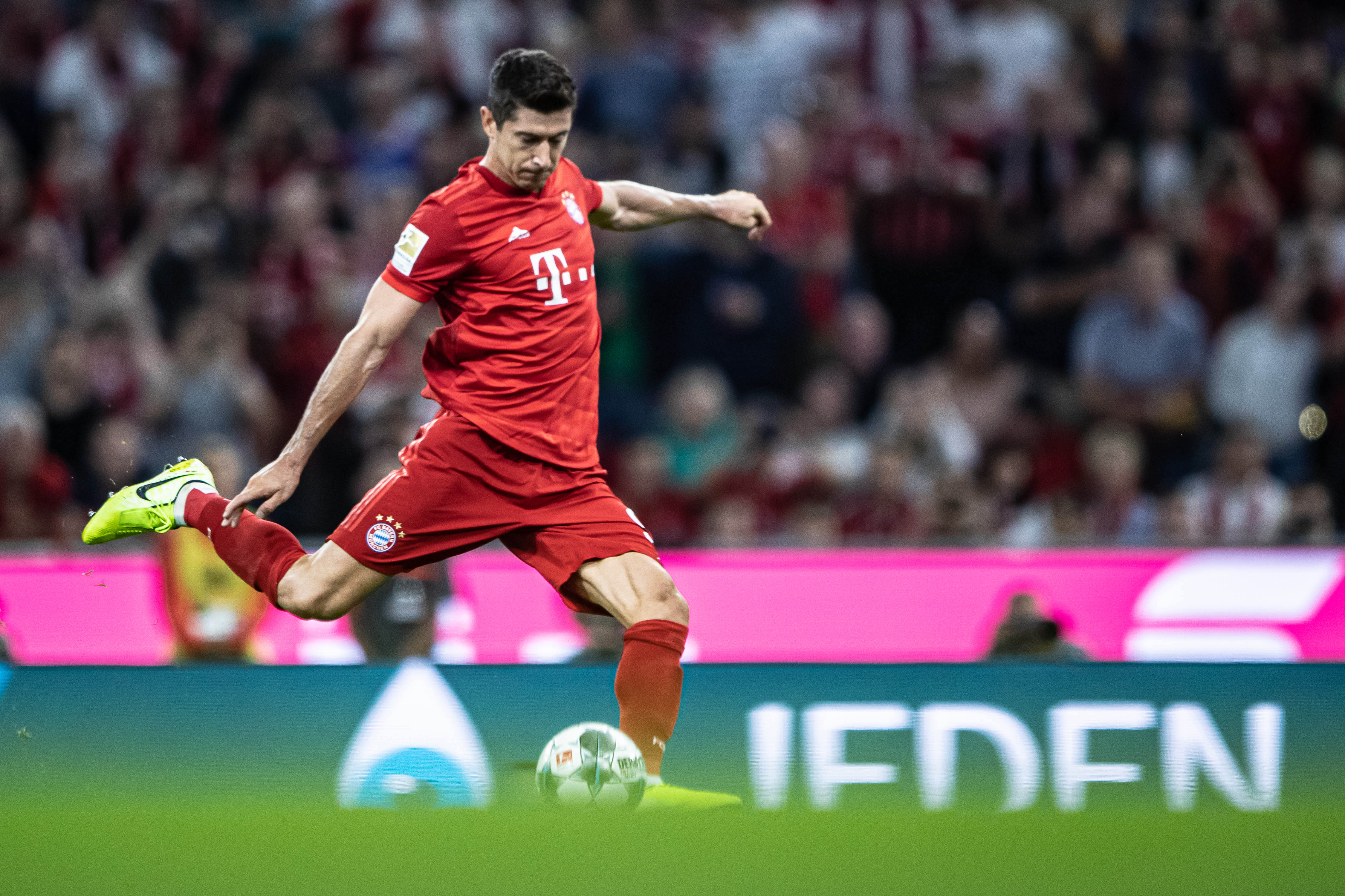 淘汰青岛更衣室！邱彪肯定外援+球队防守，不满混战发挥！（淘汰青岛后更衣室发声：邱彪肯定外援与防守，直言不满混战发挥）