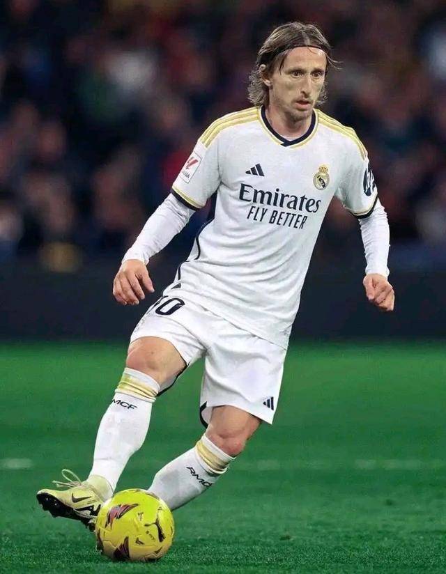 皇马欧冠点球争议 再好的VAR背后也是人操控（皇马欧冠点球风波：再先进的VAR也难避人为因素）