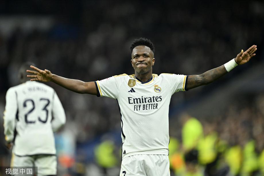 门将关键扑救震惊全场，堪称神扑（门将逆天一扑震撼全场，堪比神迹）