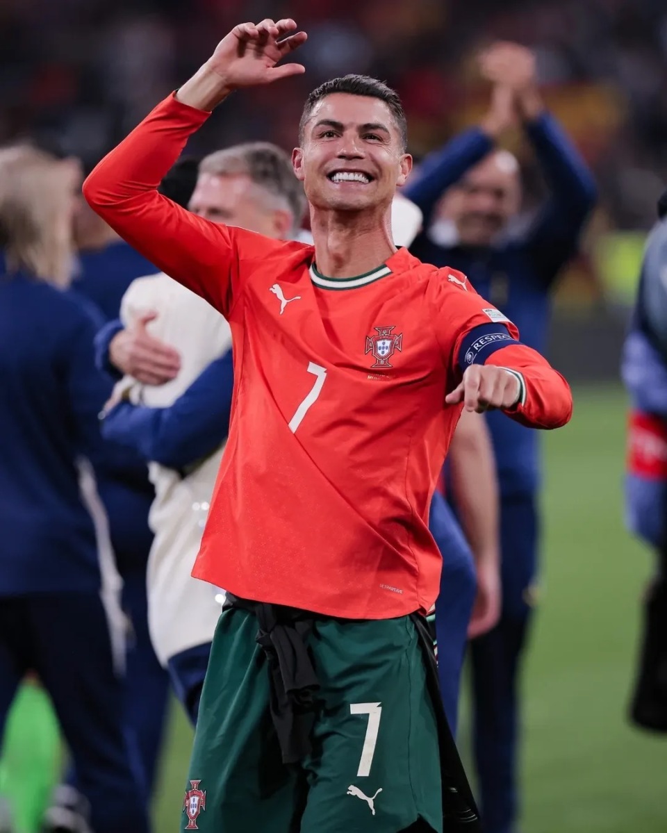 比赛集锦：利雅得胜利4-1赛哈特海湾，C罗献精彩倒钩（C罗倒钩闪耀，利雅得胜利4-1大胜赛哈特海湾｜比赛集锦）