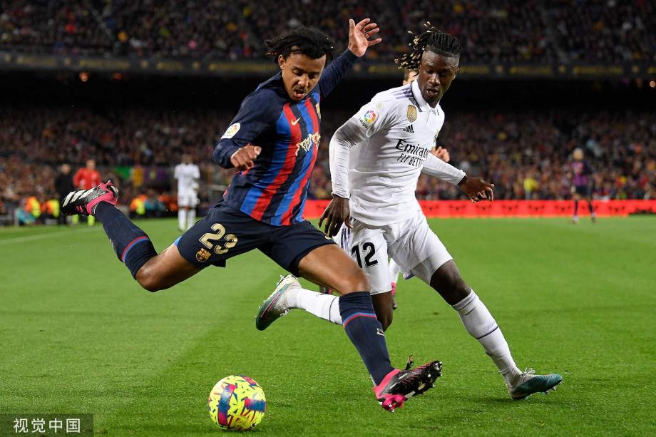 扛起球队进攻！小波特半场19分4抢断，第二节5中5（小波特火力全开：半场19分4抢断，次节5投5中扛起进攻）