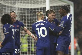 米体：尤文要求弗拉霍维奇大幅降薪留队，幅度可能接近一半（米体：尤文盼弗拉霍维奇留队，薪水或被腰斩）