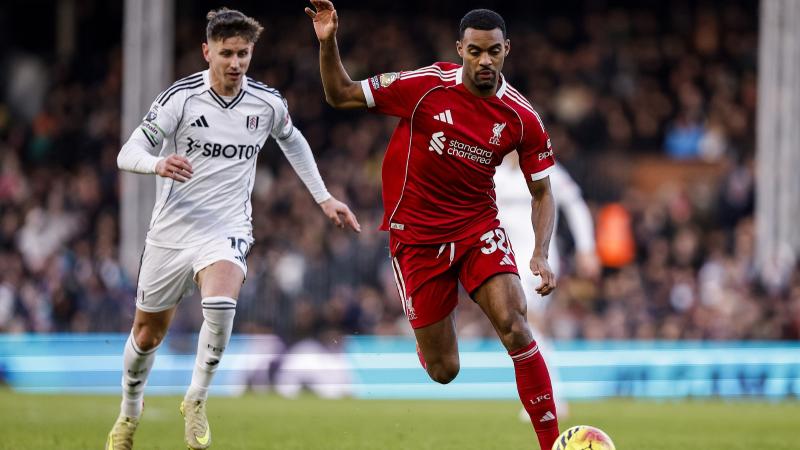 意甲战报：佛罗伦萨遭逆转1-3不敌萨索洛，连续14轮不胜（意甲简讯：佛罗伦萨1-3遭萨索洛翻盘，连续14轮未尝胜绩）