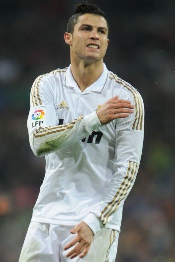 英媒：比苏马在吸笑气之后面临纪律处罚，热刺要在冬窗送走他（英媒：比苏马涉吸笑气或遭纪律处分，热刺拟冬窗将其出售）